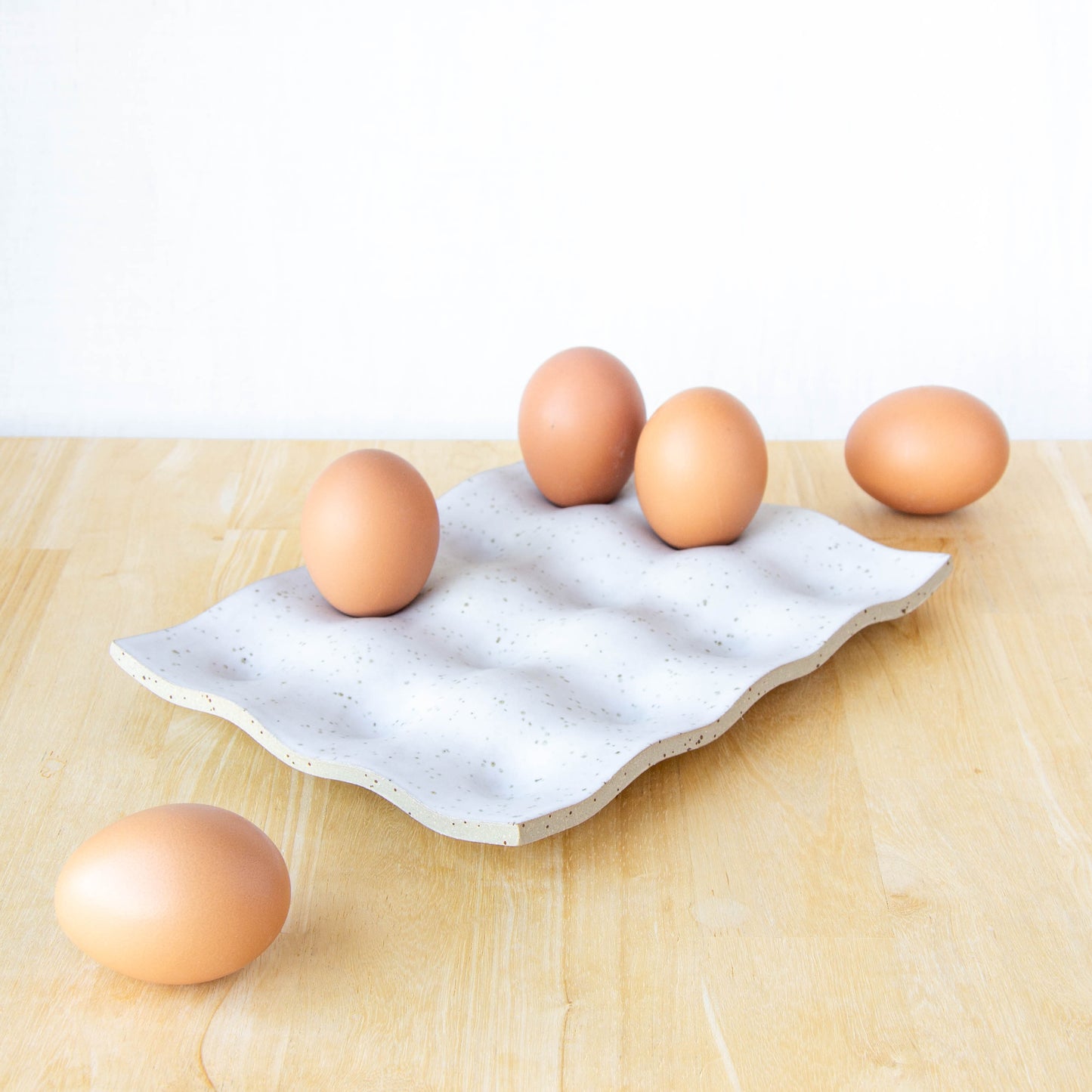 Egg Tray Dozen Snow