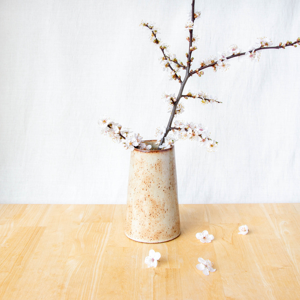 Tapered Vase Light Tussock